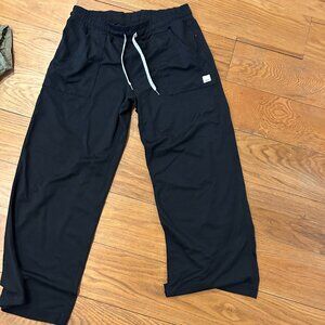 Vuori black wide leg crop